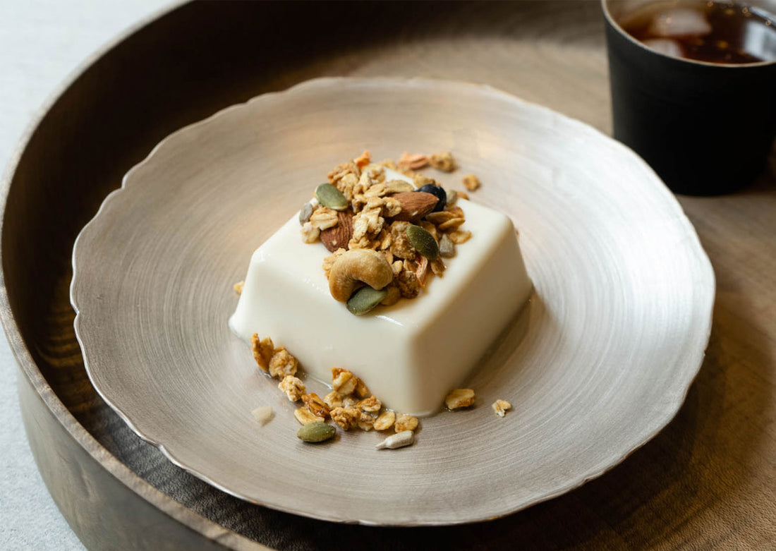 爽やか柚子胡椒グラノーラの冷ややっこ