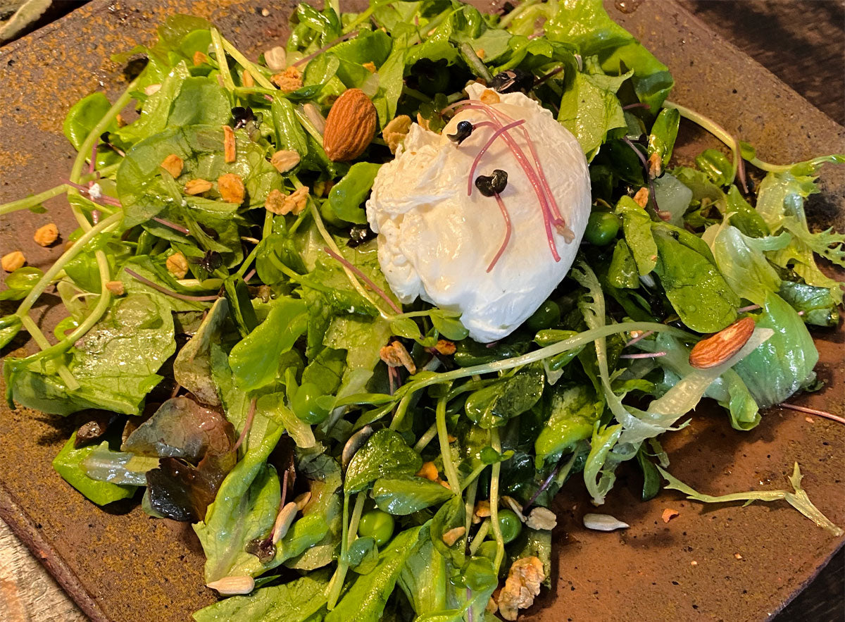 グラノーラonサラダ