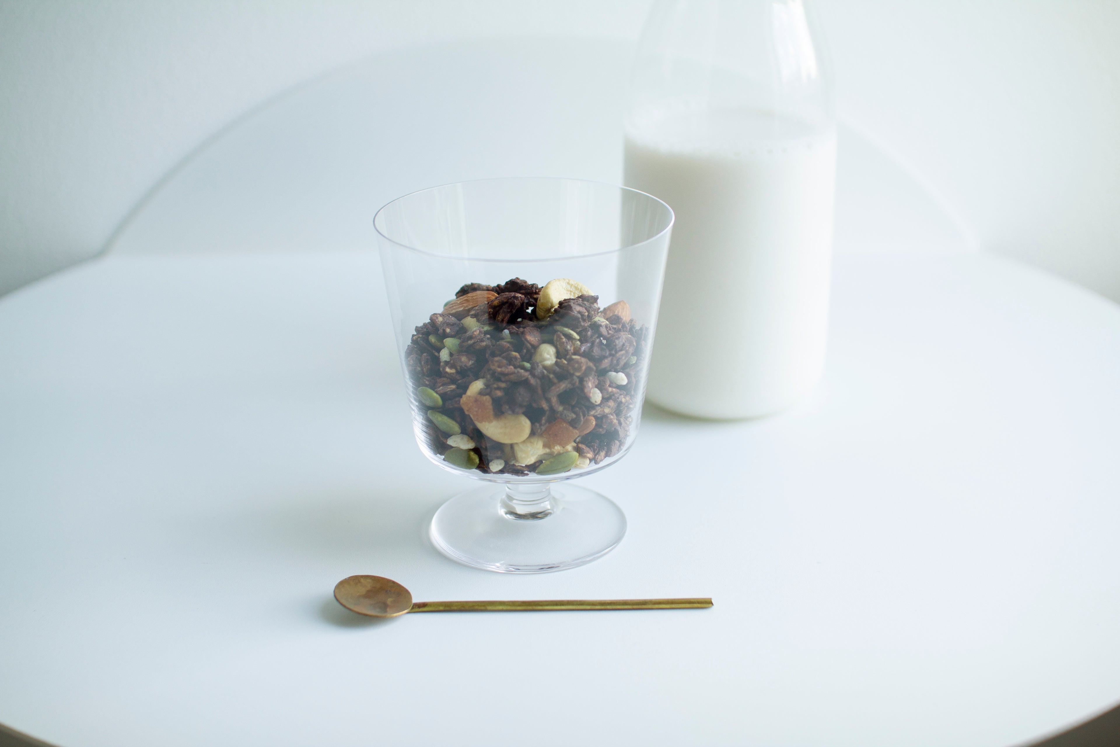 #01 有機オレンジピール、カカオマス、もち麦、発芽玄米パフのざくざくなビターチョコレートグラノーラ