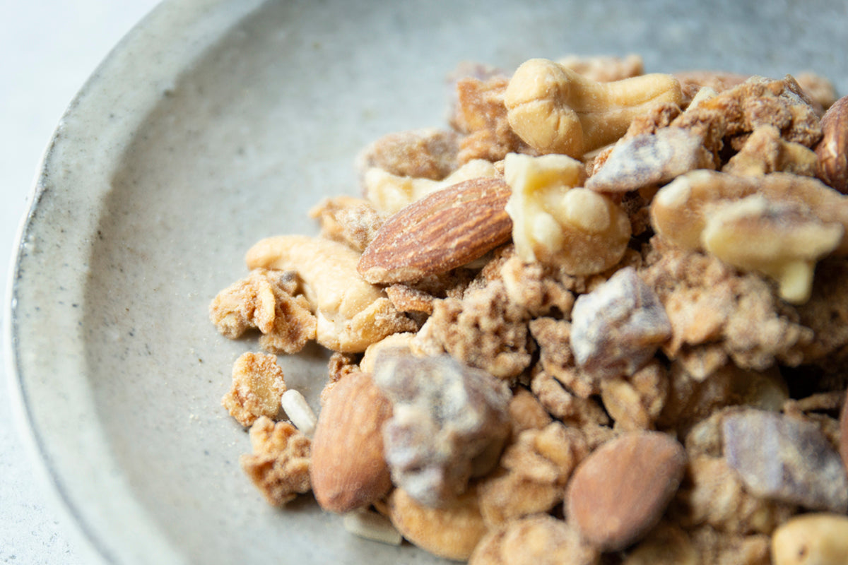 #10 香ばしきな粉と甘酒、有機デーツ、亜麻仁の入ったナッツたっぷりグラノーラ